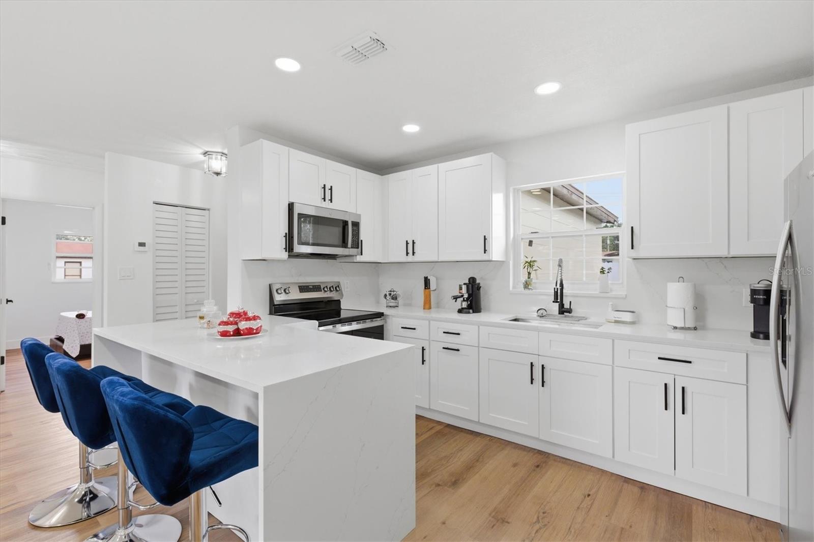 AVONDALE - Residential