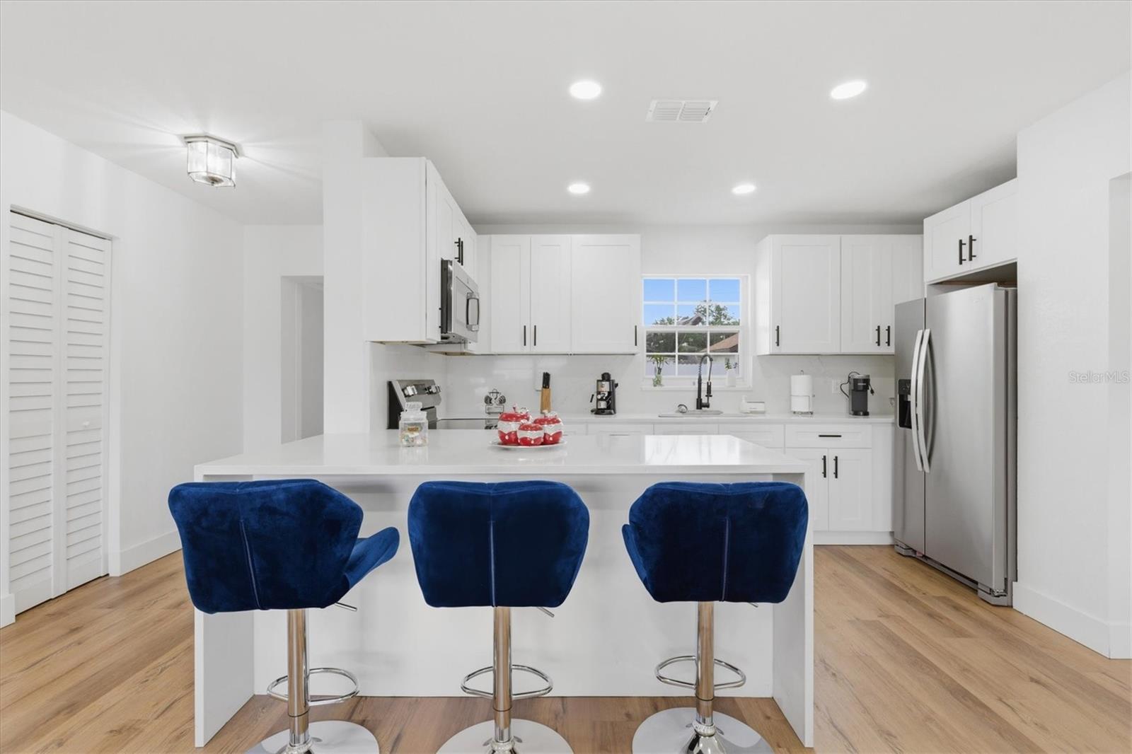 AVONDALE - Residential