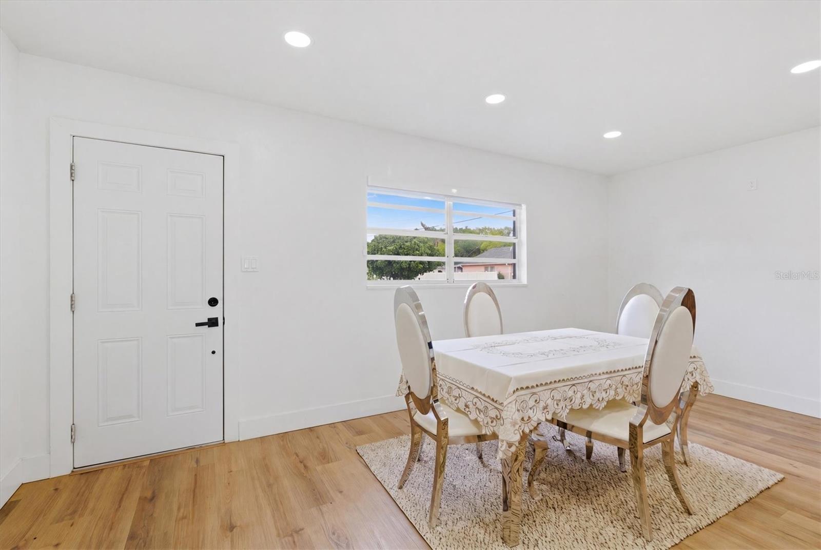 AVONDALE - Residential