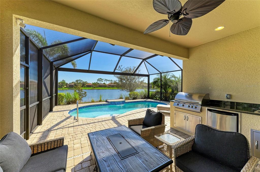 Luxury Homes for Sale in Casey Key Florida 41 Photo of 5529 Cantucci Street, Nokomis, FL 34275 (MLS # A4669707)