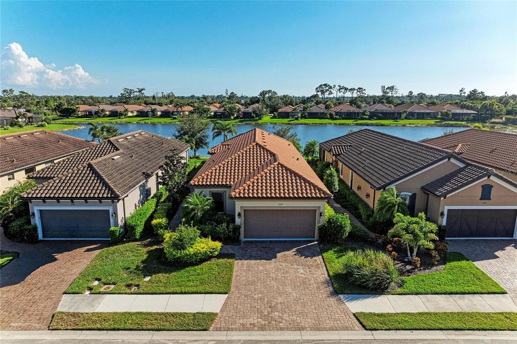 Luxury Homes for Sale in Casey Key Florida 40 Photo of 5529 Cantucci Street, Nokomis, FL 34275 (MLS # A4669707)