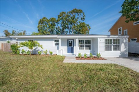 Photo of 3707 W Leila Avenue, Tampa, FL 33611 (MLS # TB8464449)
