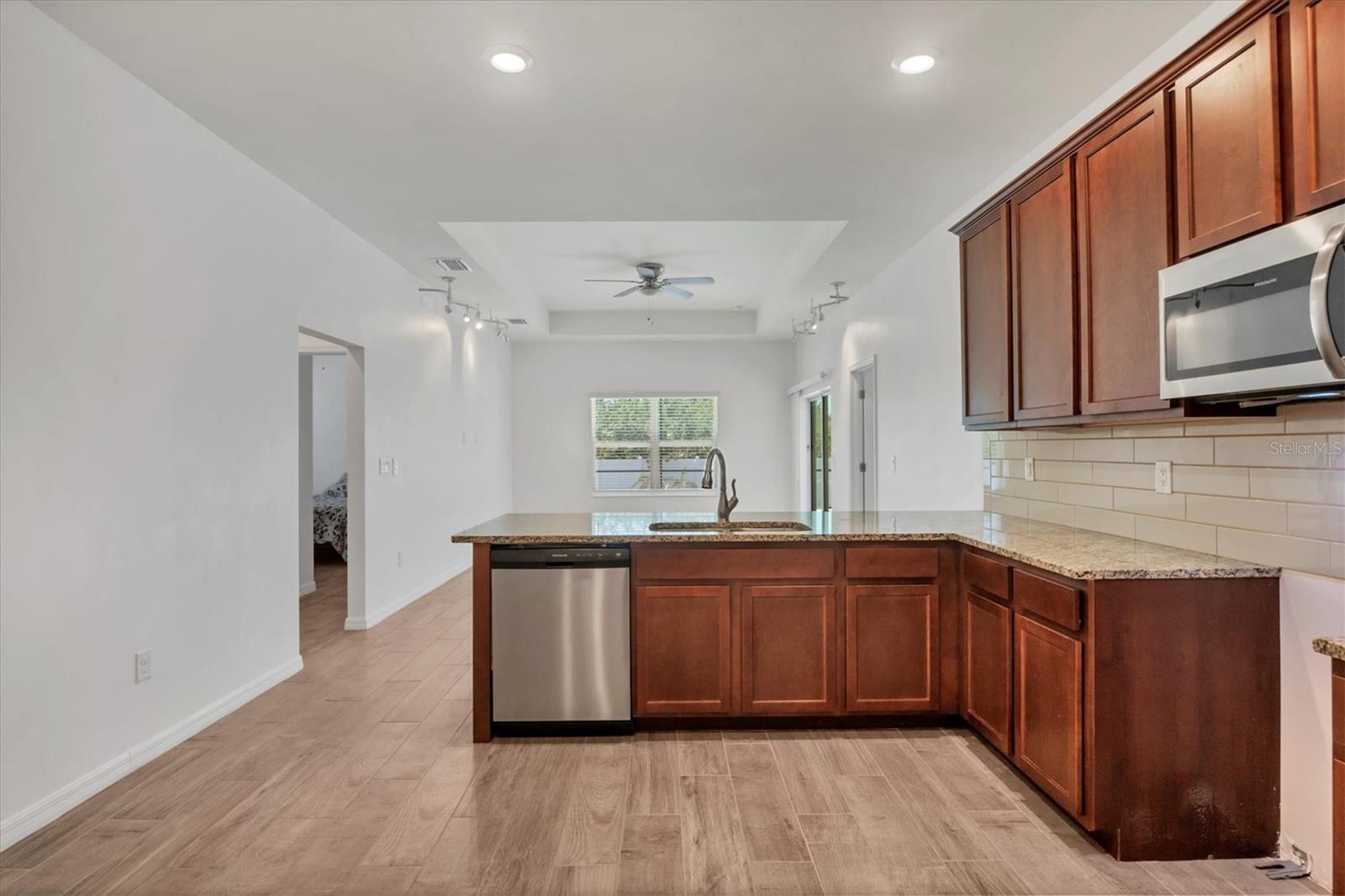 ROTONDA LAKES - Residential