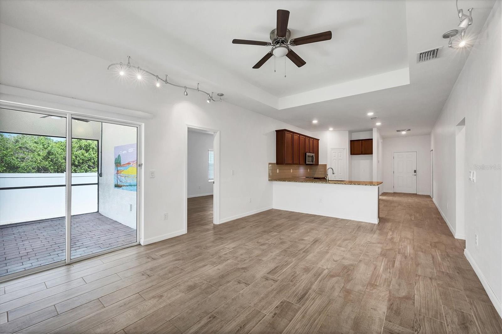 ROTONDA LAKES - Residential