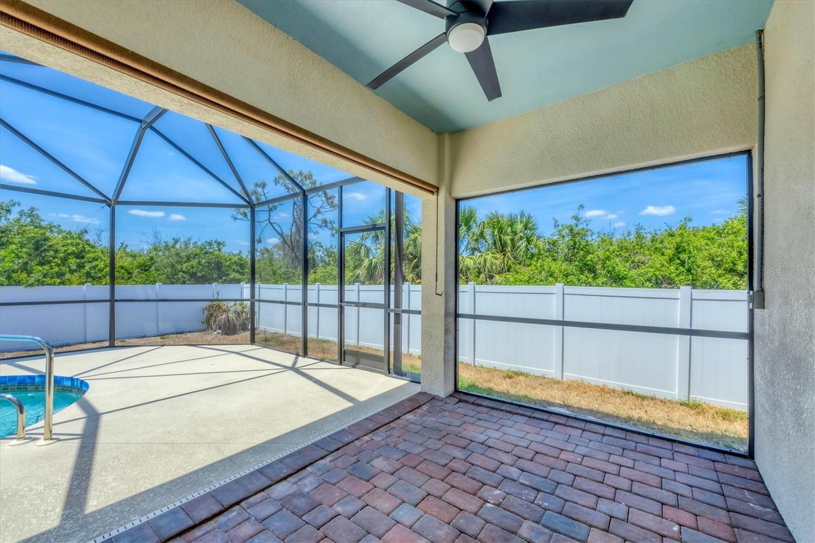 ROTONDA LAKES - Residential