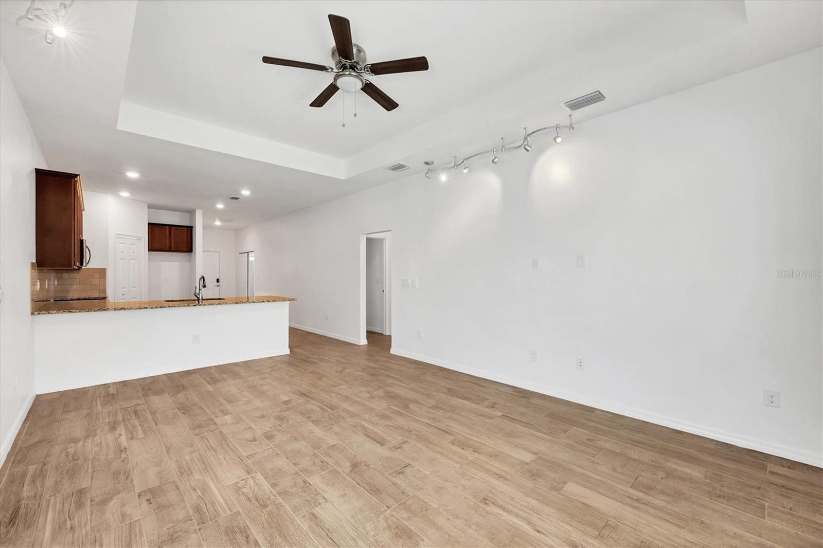 ROTONDA LAKES - Residential