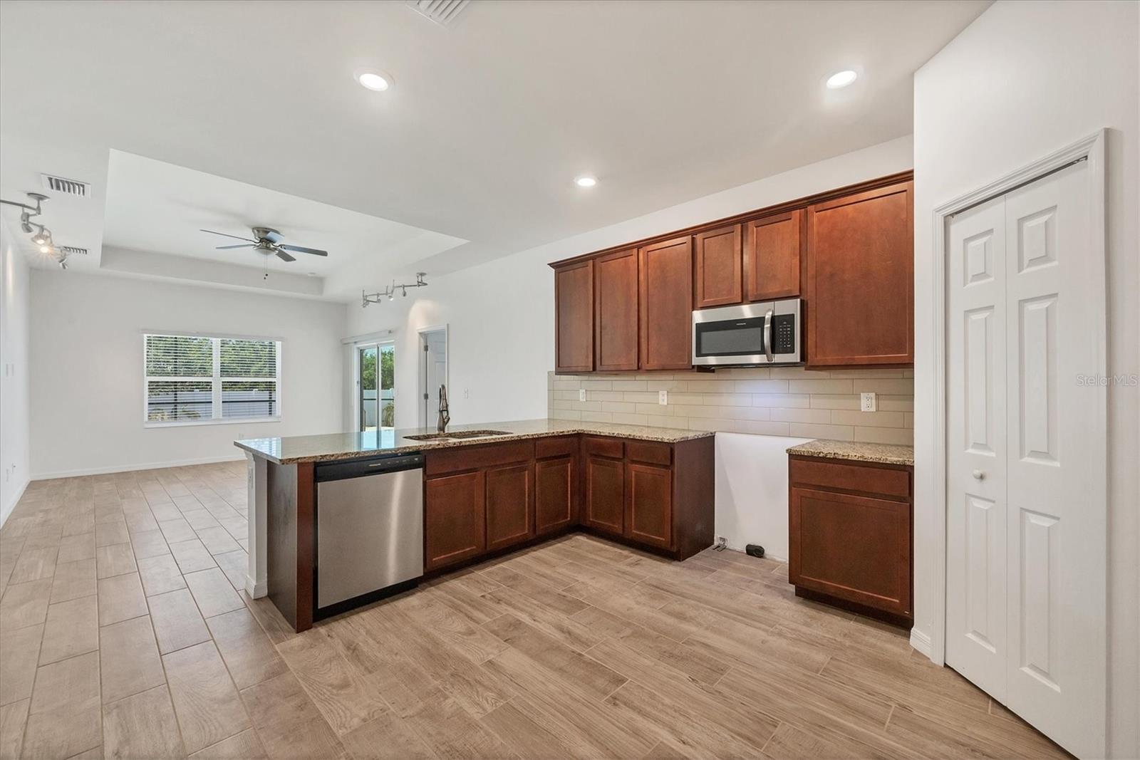 ROTONDA LAKES - Residential