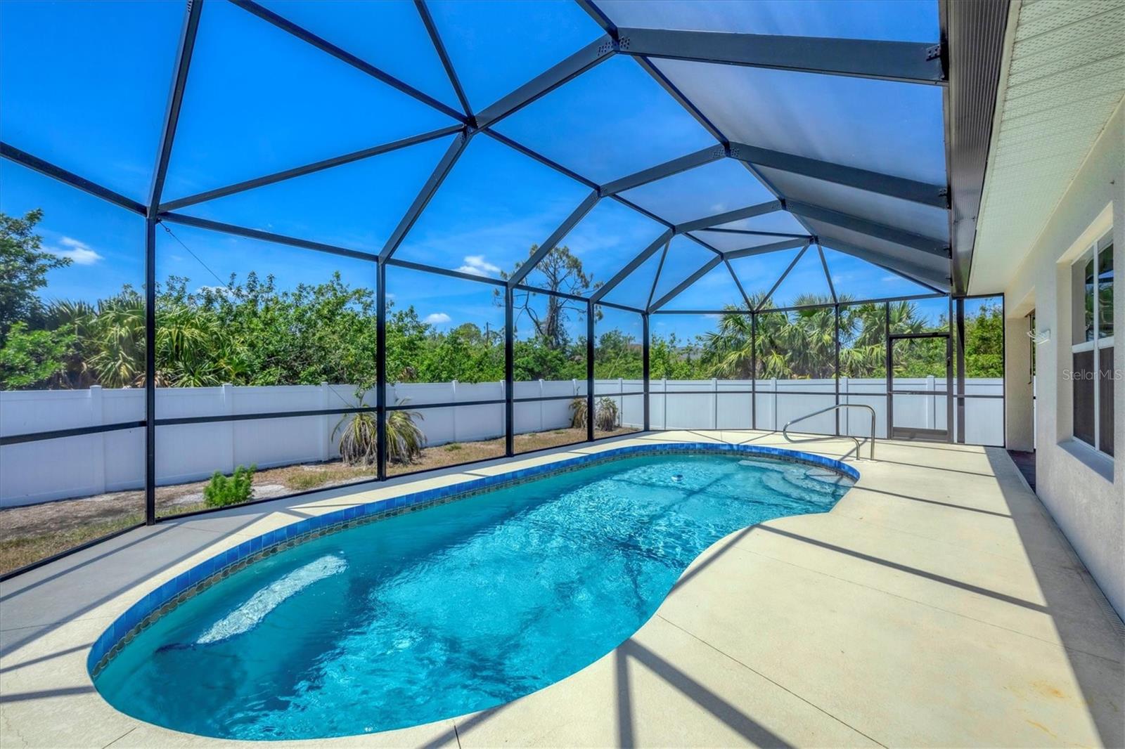 ROTONDA LAKES - Residential