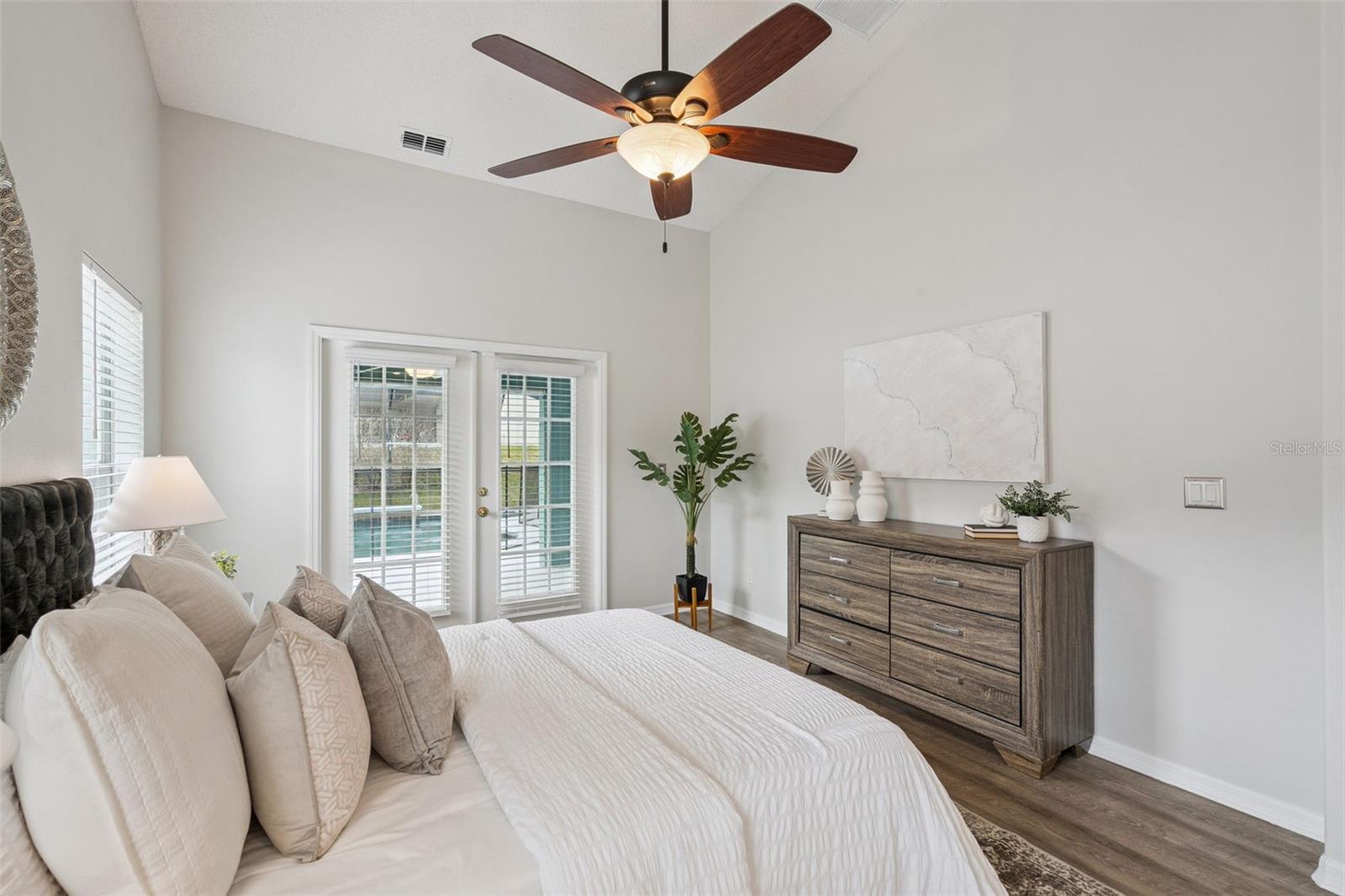 ORANGE TREE PH 04 LT 401 BEING IN 15-24-2 - Residential