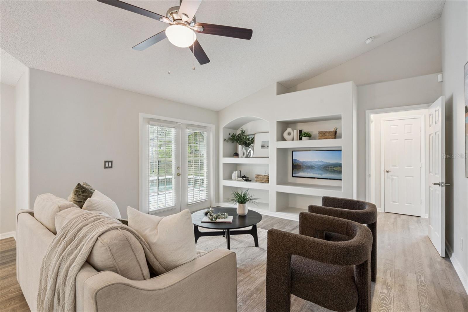 ORANGE TREE PH 04 LT 401 BEING IN 15-24-2 - Residential