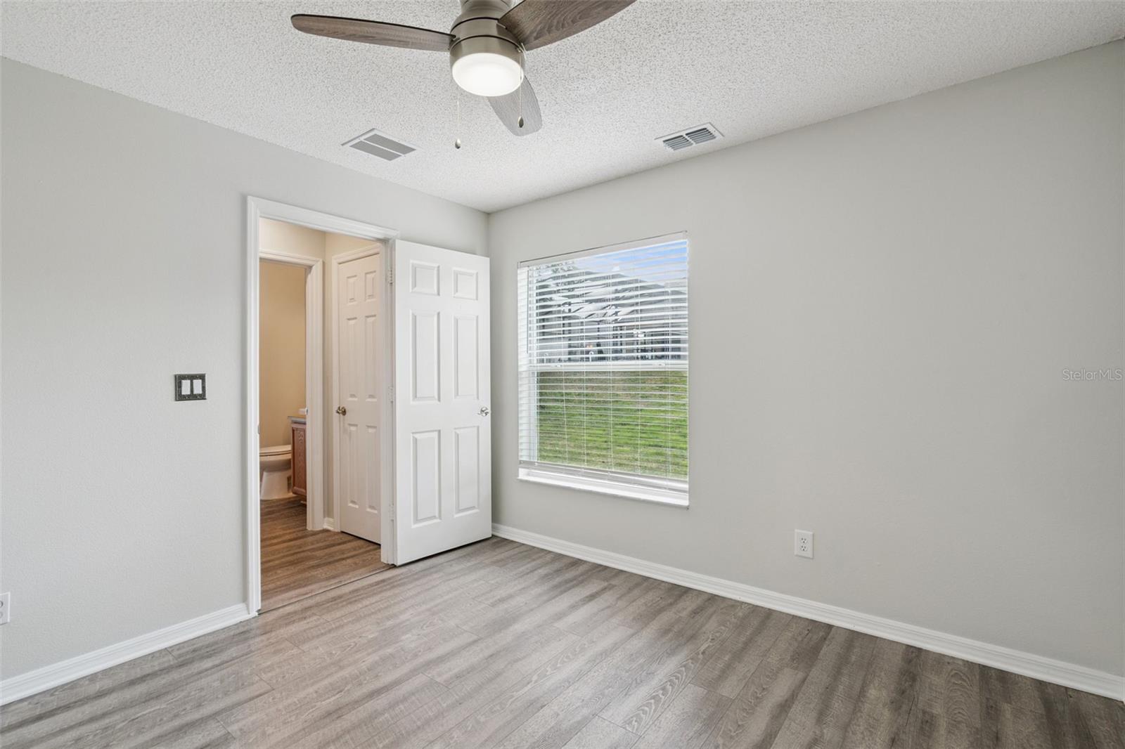 ORANGE TREE PH 04 LT 401 BEING IN 15-24-2 - Residential