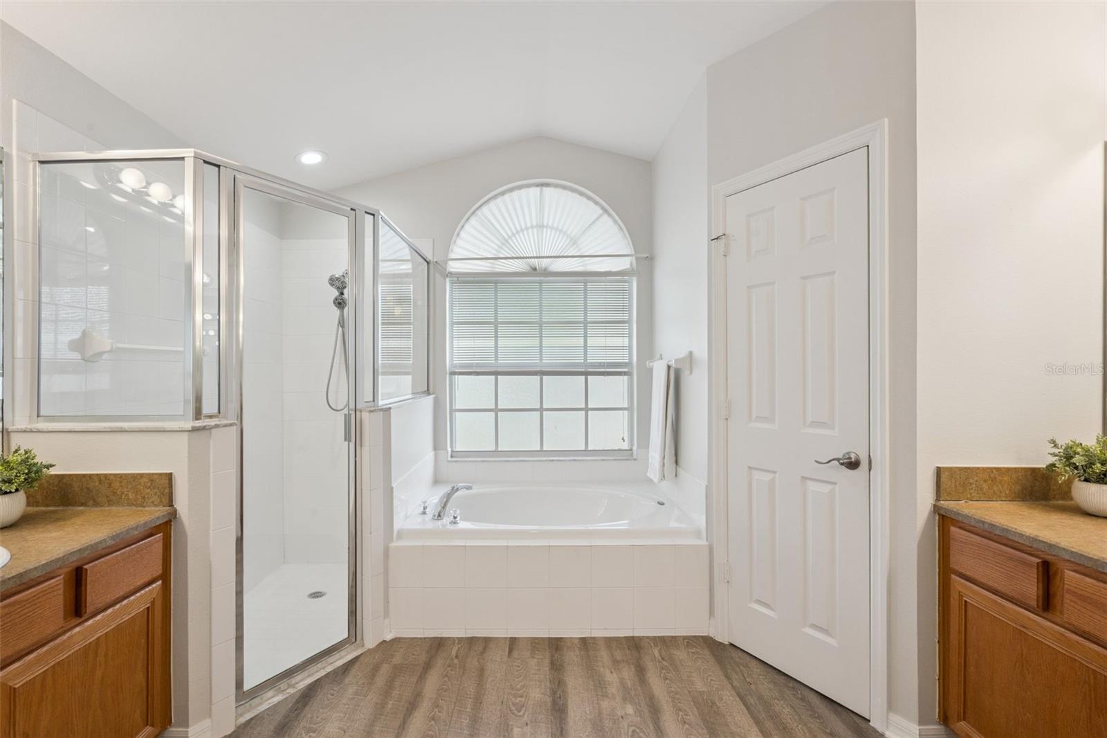 ORANGE TREE PH 04 LT 401 BEING IN 15-24-2 - Residential