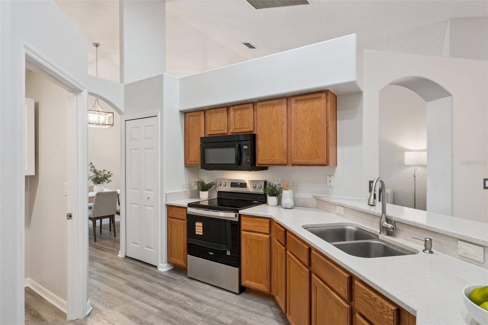 ORANGE TREE PH 04 LT 401 BEING IN 15-24-2 - Residential