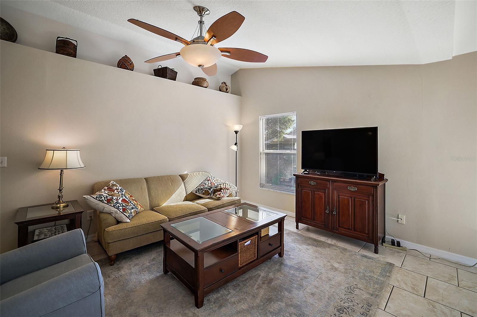 MINNEOLA PARK RIDGE ON LAKE MINNEOLA PH - Residential Lease