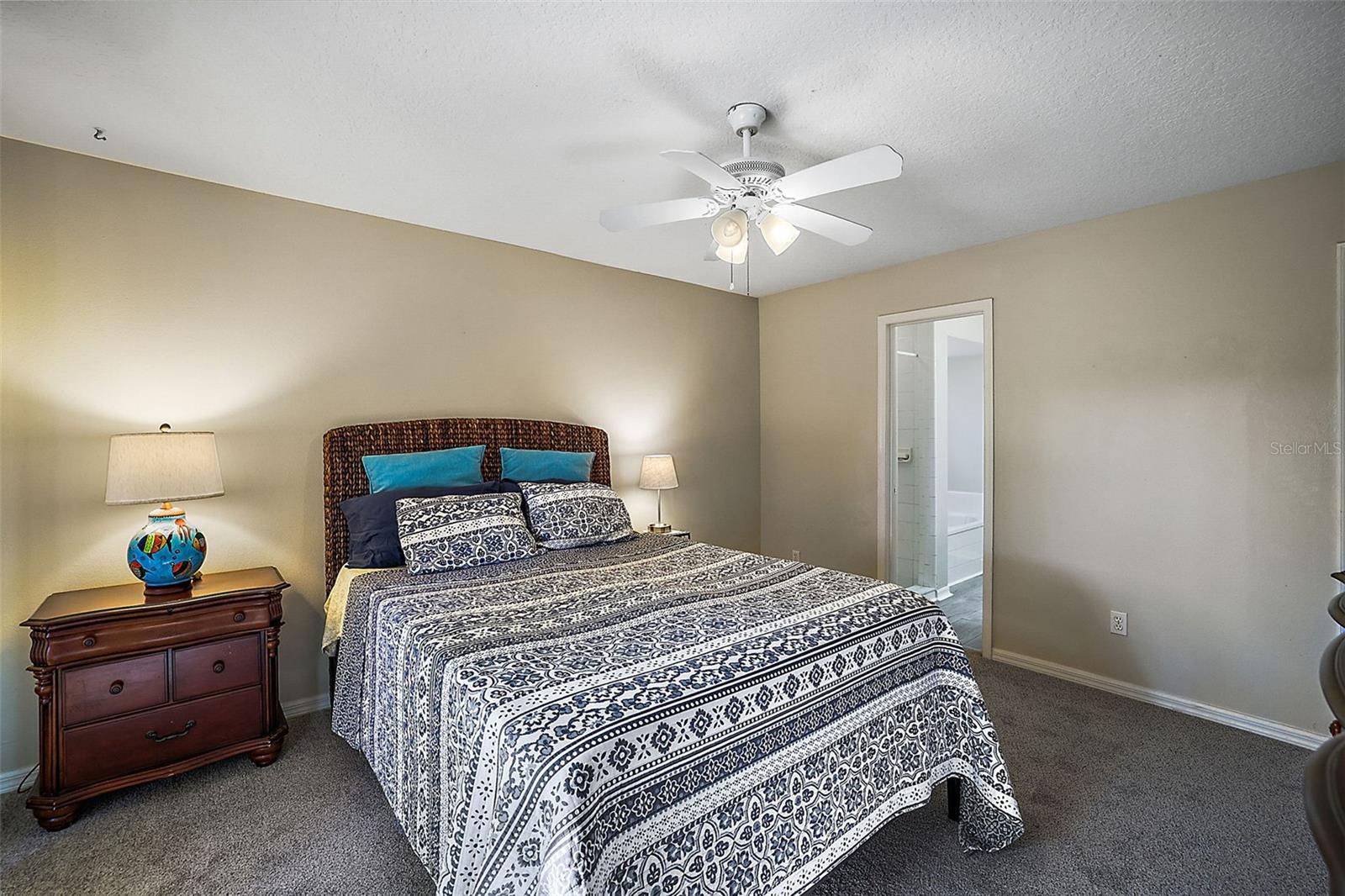 MINNEOLA PARK RIDGE ON LAKE MINNEOLA PH - Residential Lease