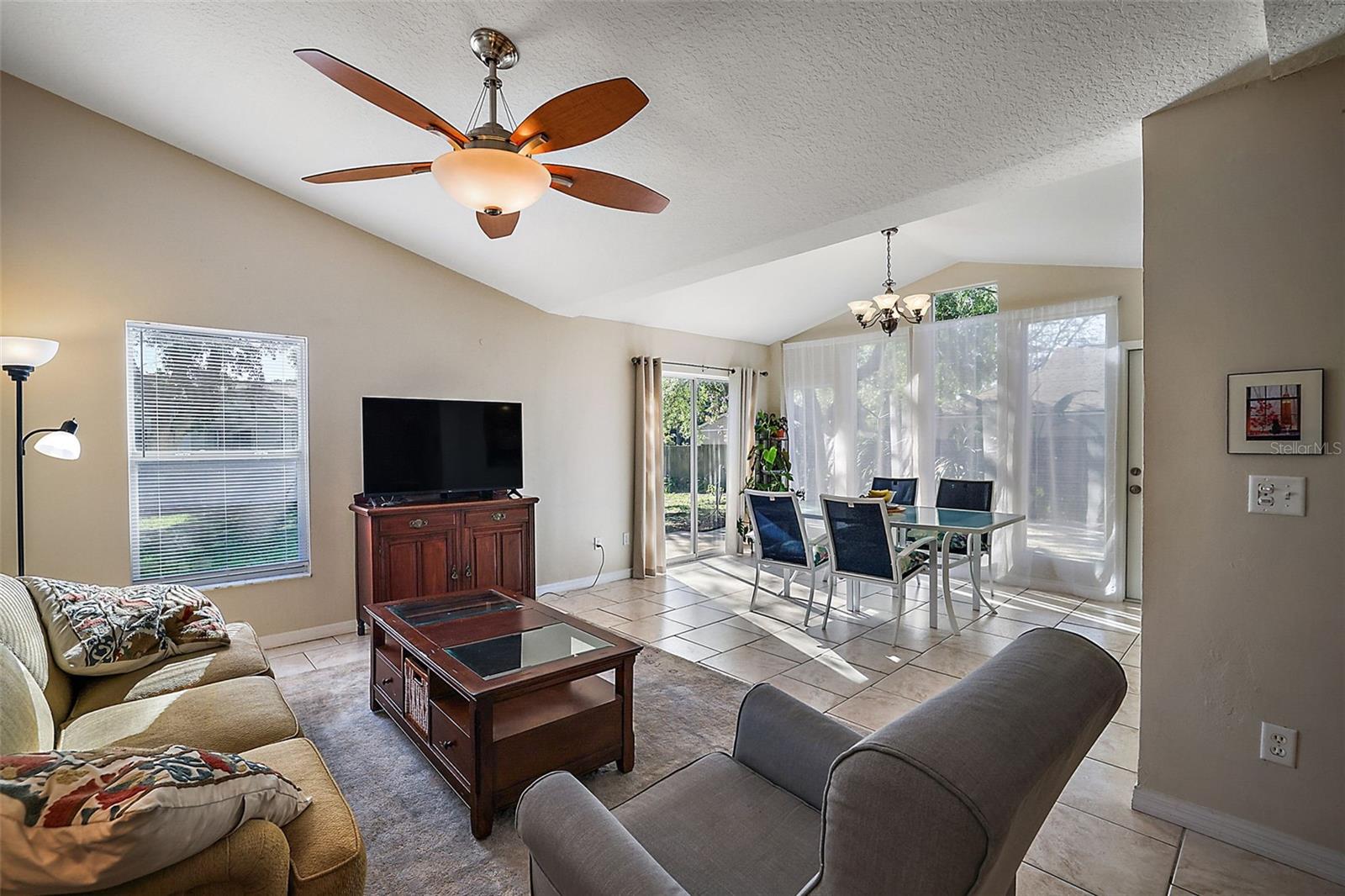 MINNEOLA PARK RIDGE ON LAKE MINNEOLA PH - Residential Lease