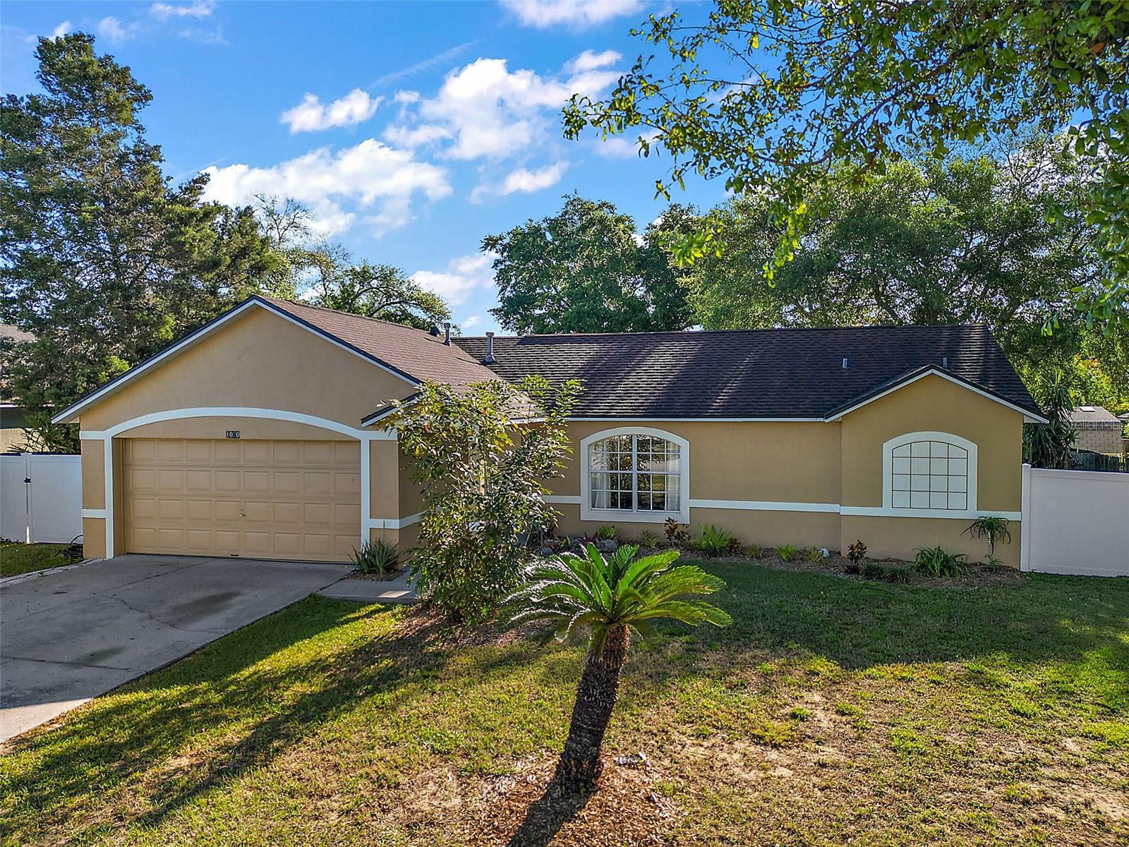 MINNEOLA PARK RIDGE ON LAKE MINNEOLA PH - Residential Lease
