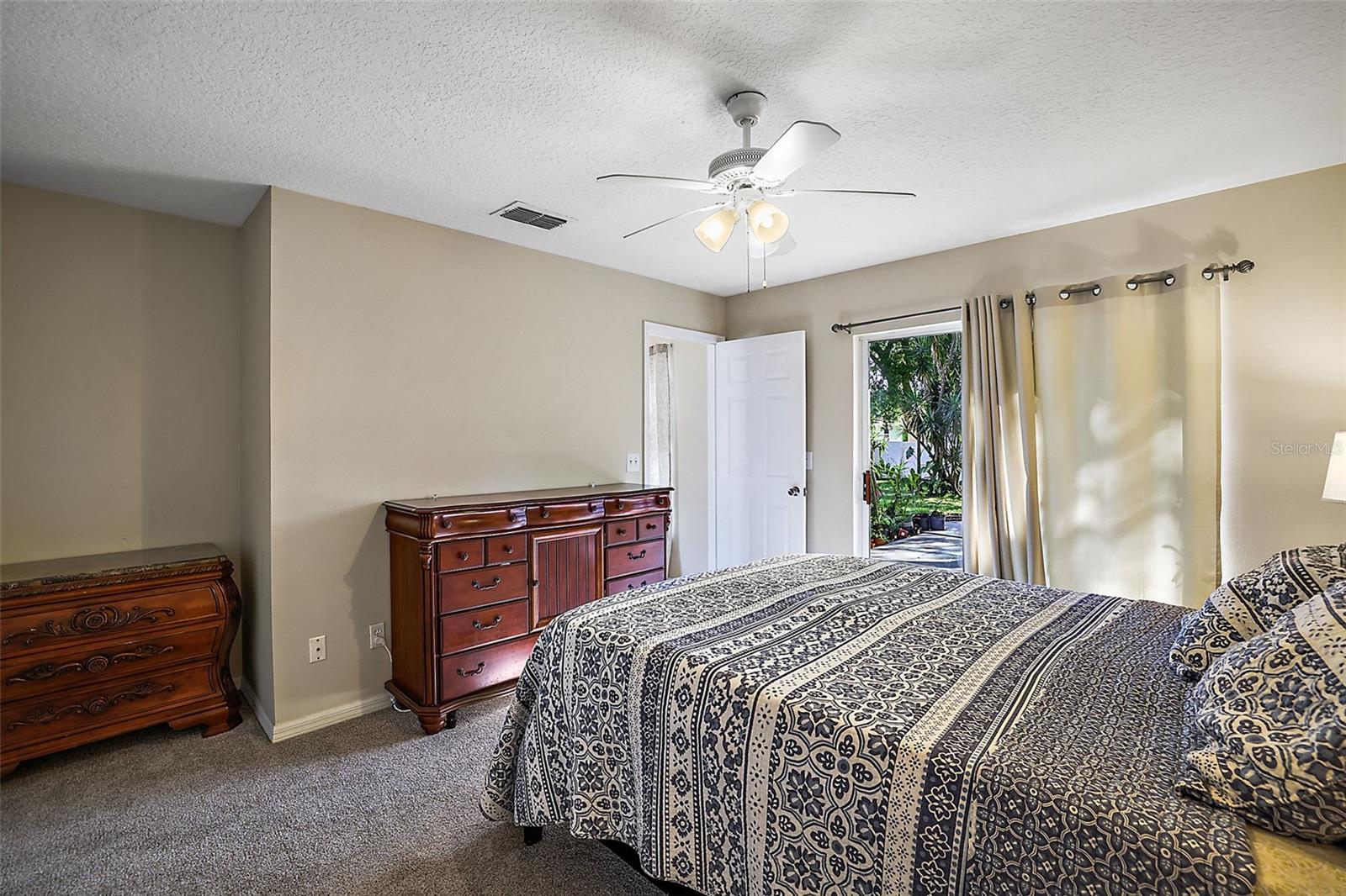 MINNEOLA PARK RIDGE ON LAKE MINNEOLA PH - Residential Lease