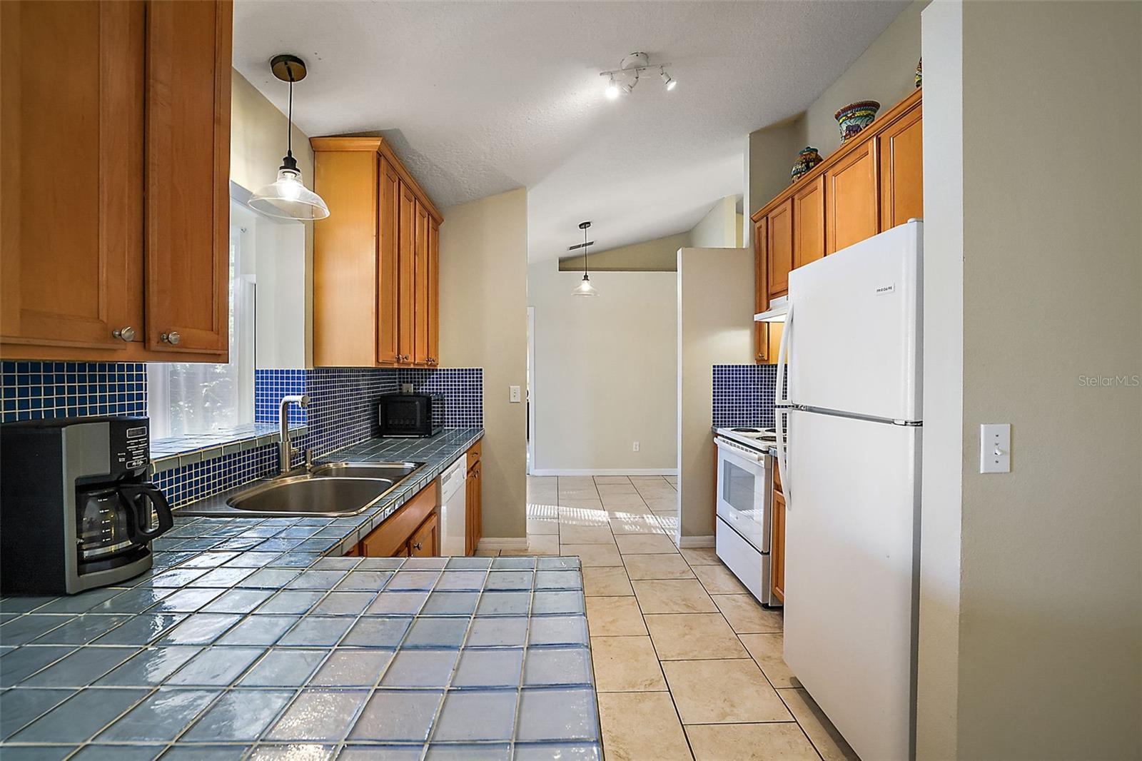 MINNEOLA PARK RIDGE ON LAKE MINNEOLA PH - Residential Lease