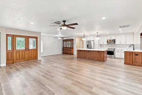 Tiny photo for 220 SE Kings Bay Drive, Crystal River, FL 34429 (MLS # OM730254)