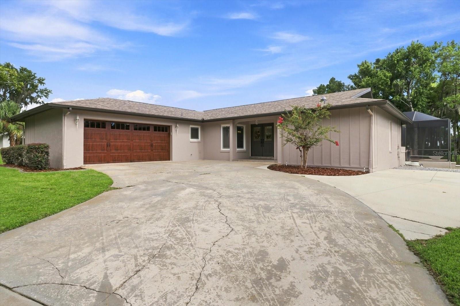220 SE KINGS BAY DRIVE