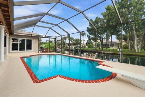 Tiny photo for 220 SE Kings Bay Drive, Crystal River, FL 34429 (MLS # OM730254)