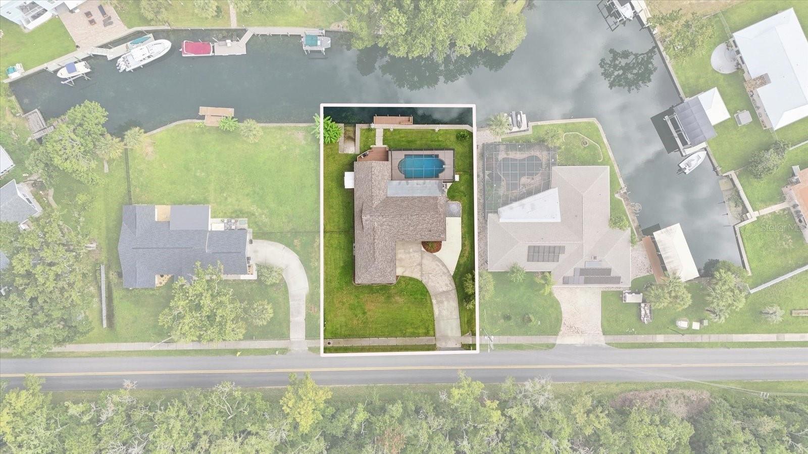 220 SE KINGS BAY DRIVE