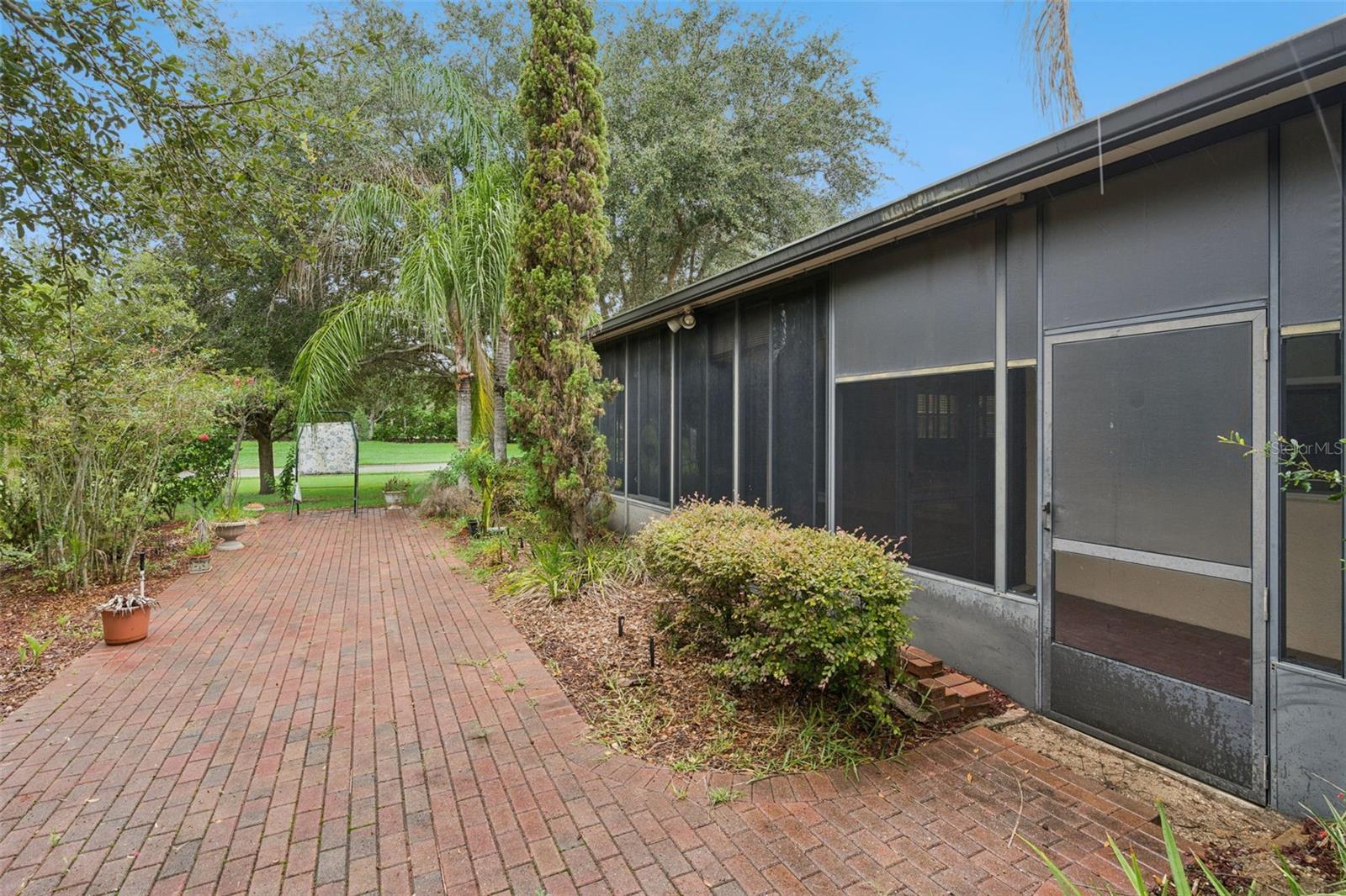100 FLAME VINE WAY