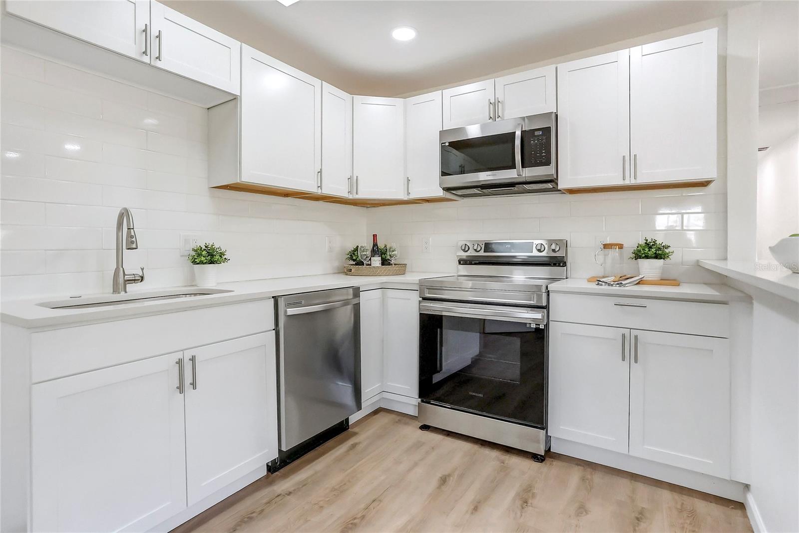 1300 MONTEGO LANE