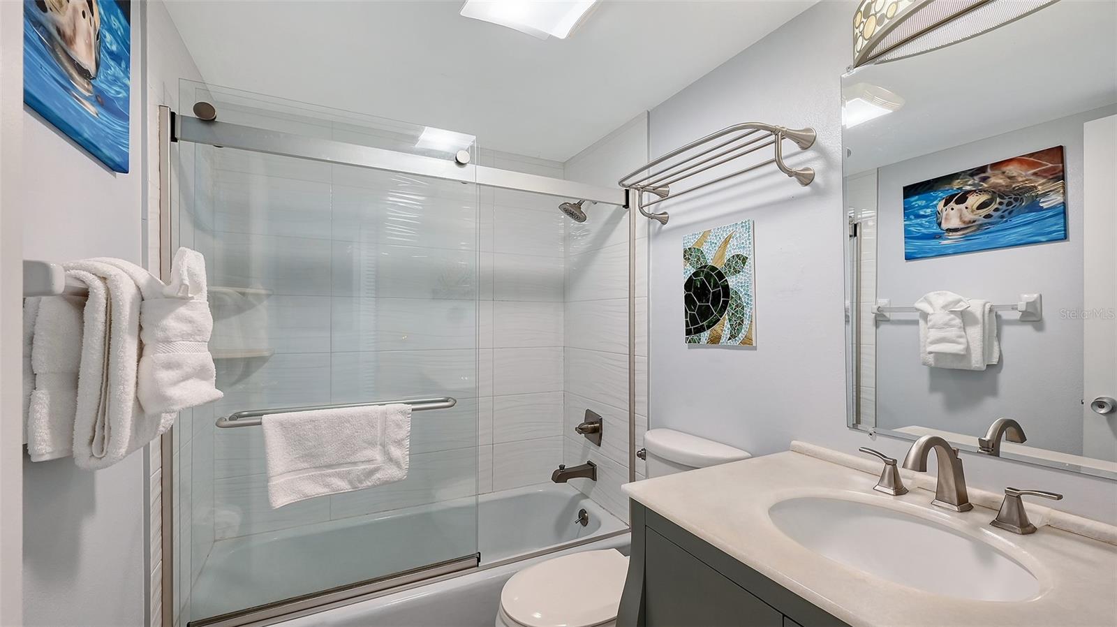 LA SIESTA CONDOMINIUMS - Residential