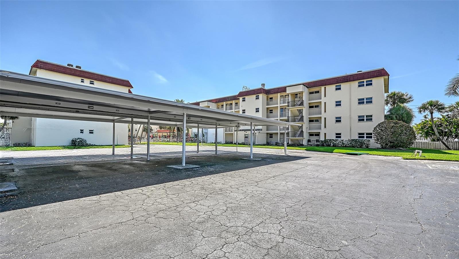 LA SIESTA CONDOMINIUMS - Residential