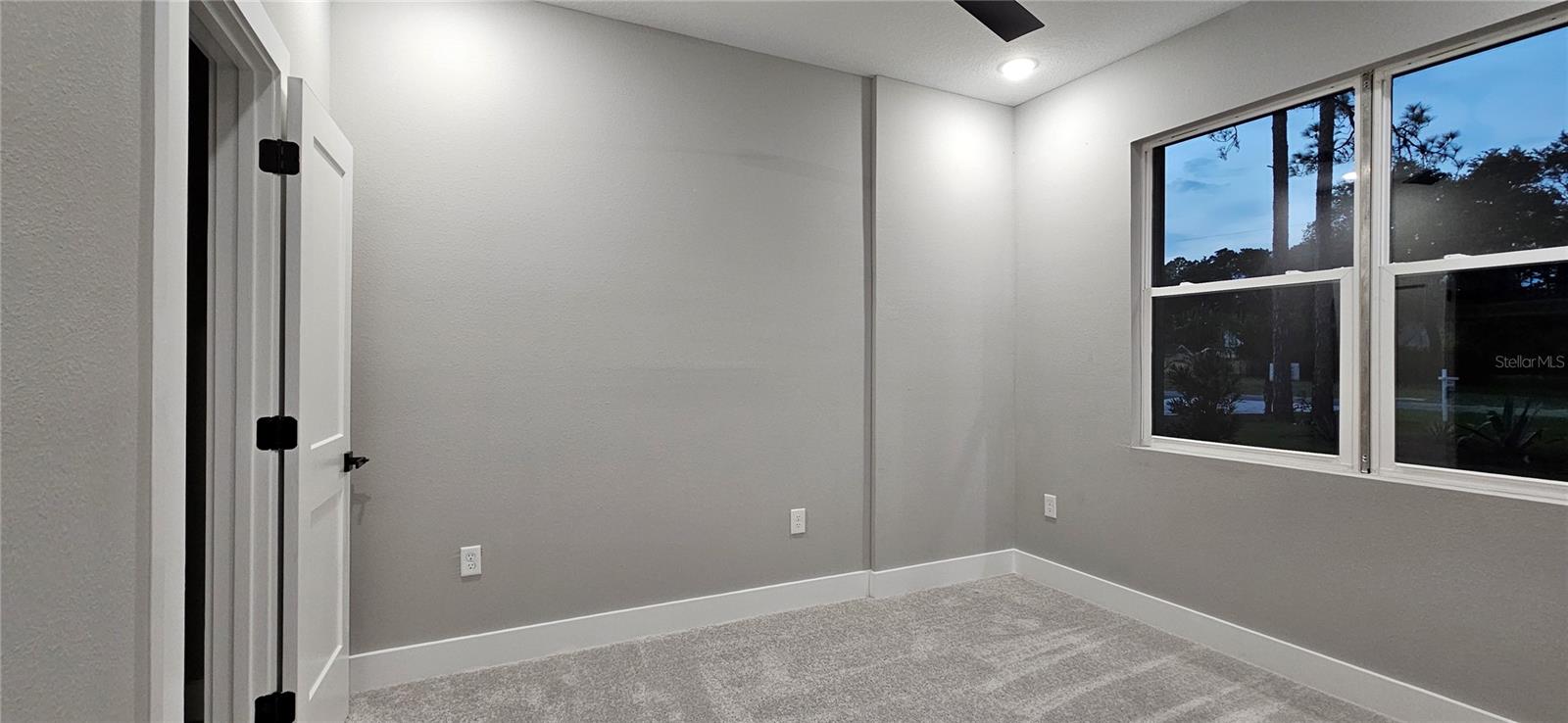 ROYAL TRAILS UNIT 01 - Residential