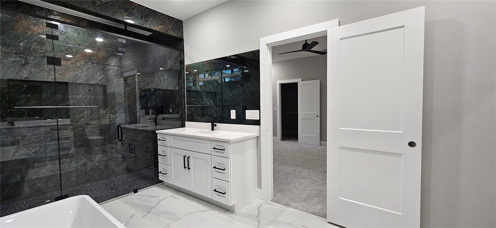 ROYAL TRAILS UNIT 01 - Residential