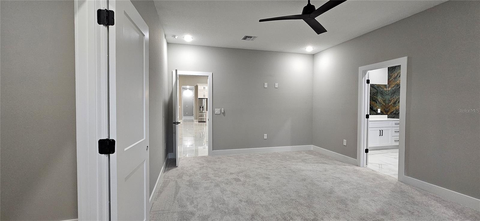 ROYAL TRAILS UNIT 01 - Residential