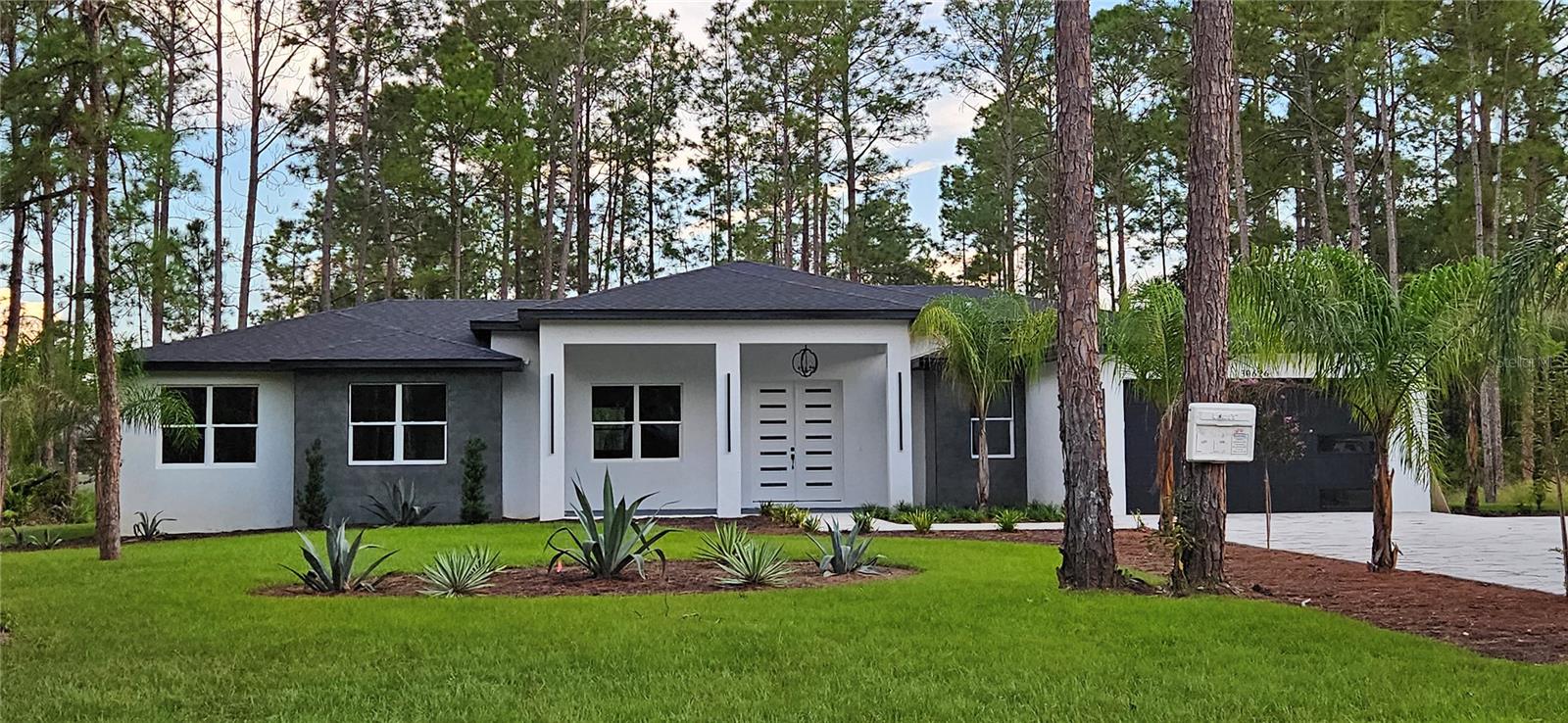 ROYAL TRAILS UNIT 01 - Residential