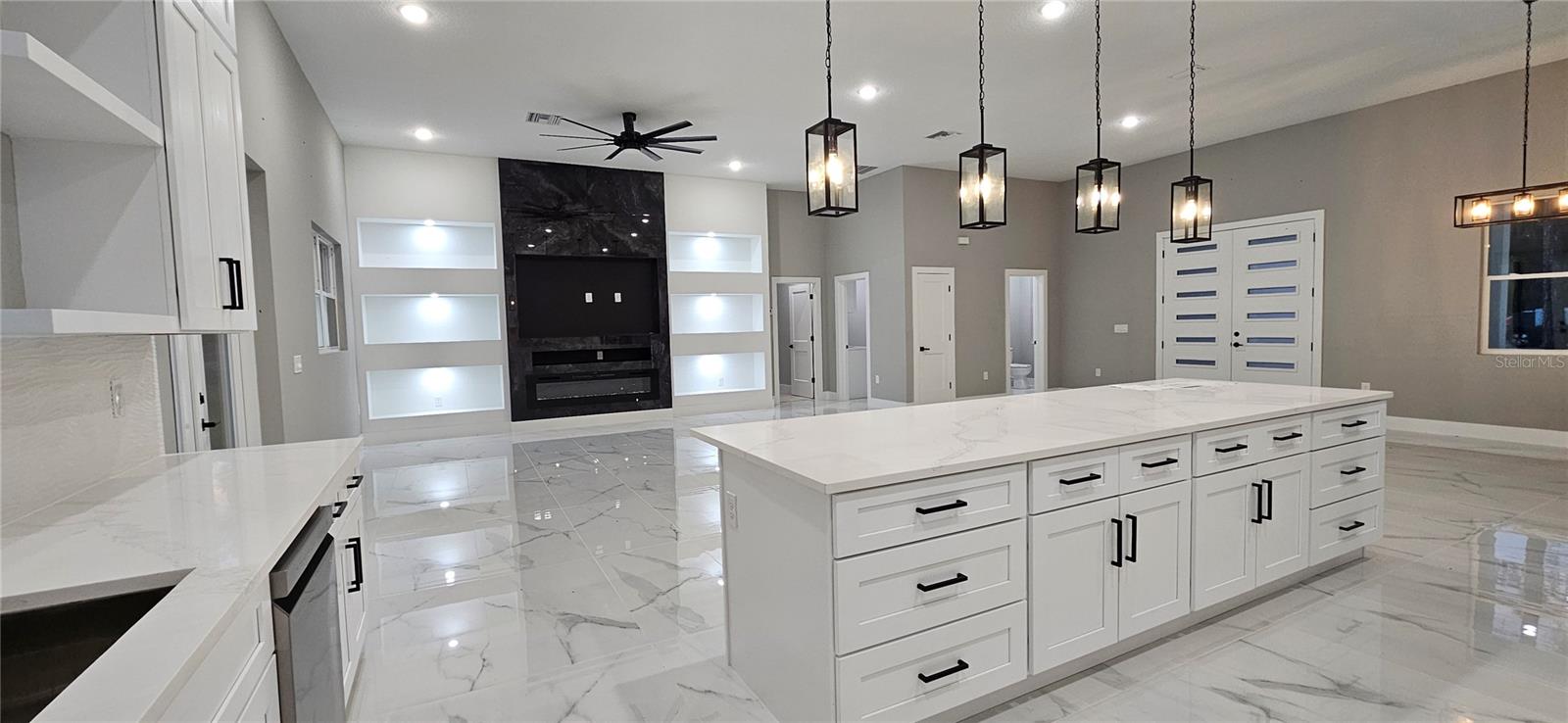 ROYAL TRAILS UNIT 01 - Residential