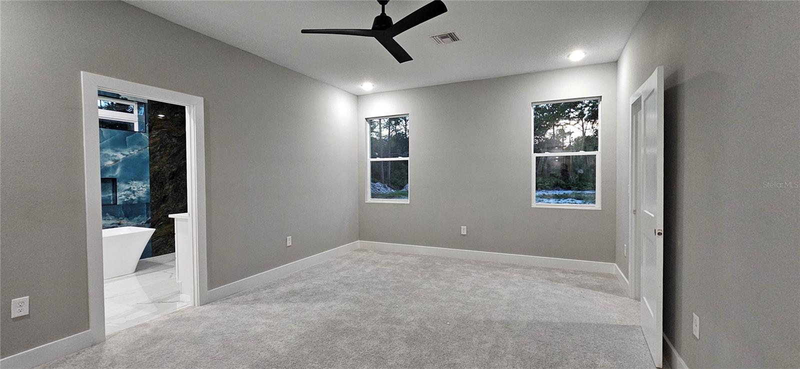 ROYAL TRAILS UNIT 01 - Residential