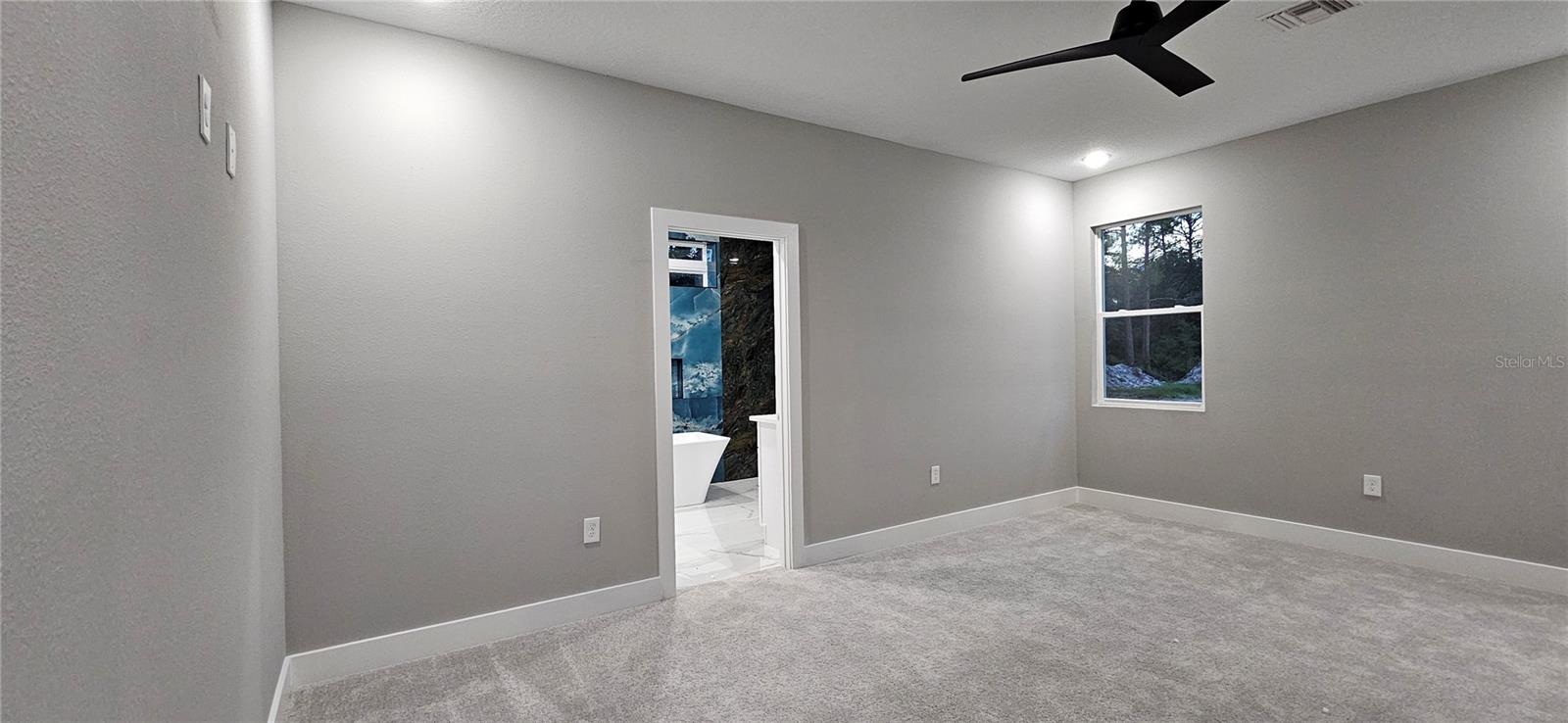 ROYAL TRAILS UNIT 01 - Residential