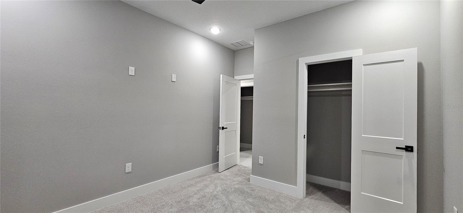 ROYAL TRAILS UNIT 01 - Residential