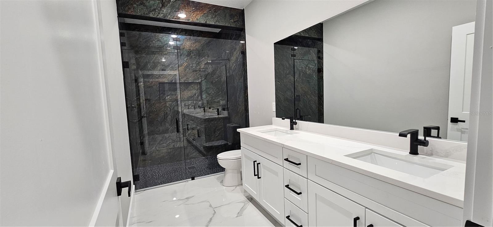 ROYAL TRAILS UNIT 01 - Residential