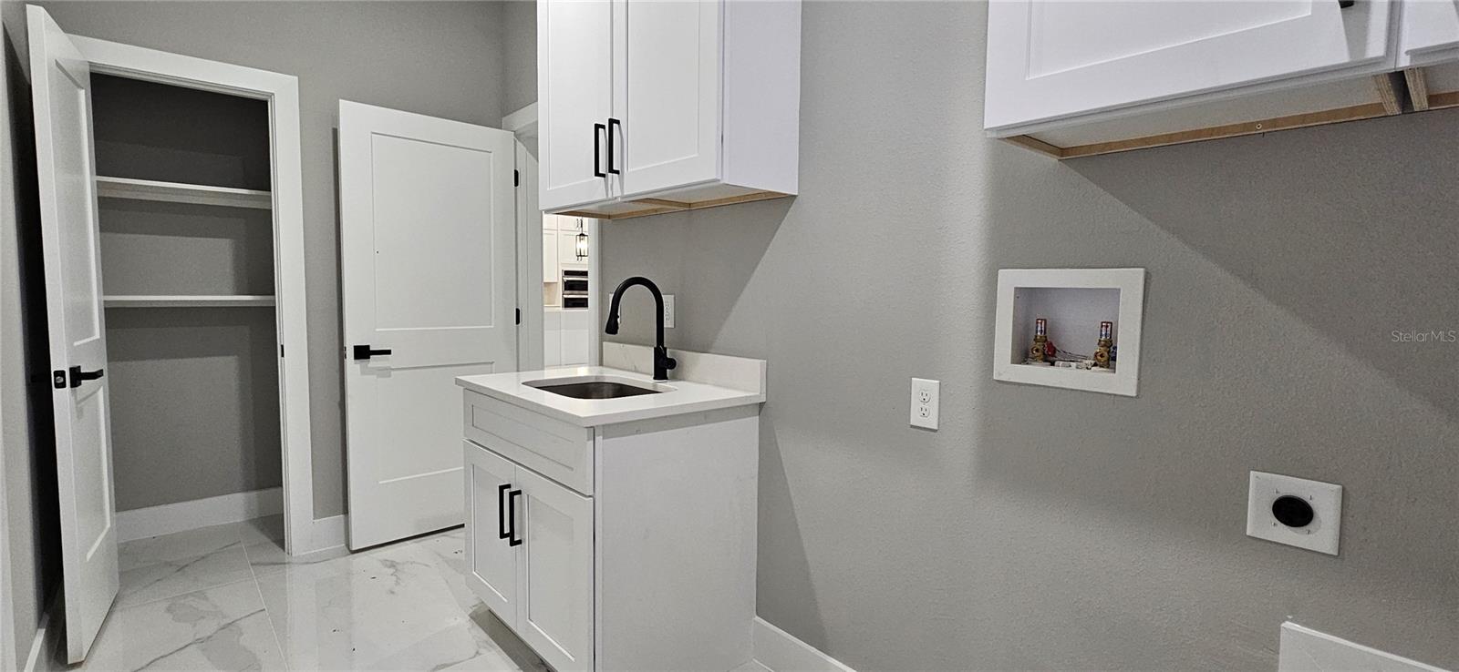 ROYAL TRAILS UNIT 01 - Residential