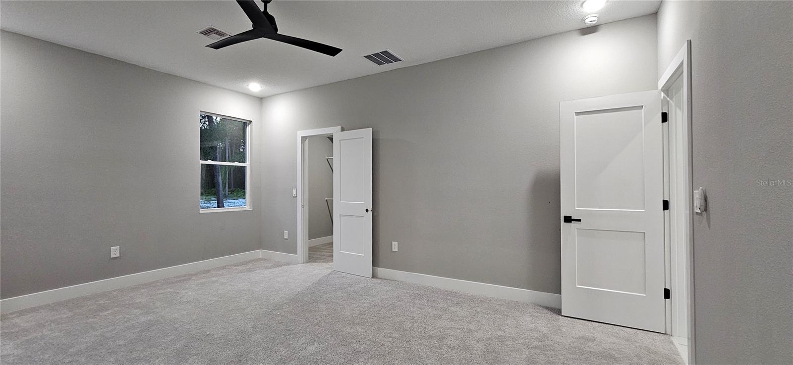 ROYAL TRAILS UNIT 01 - Residential