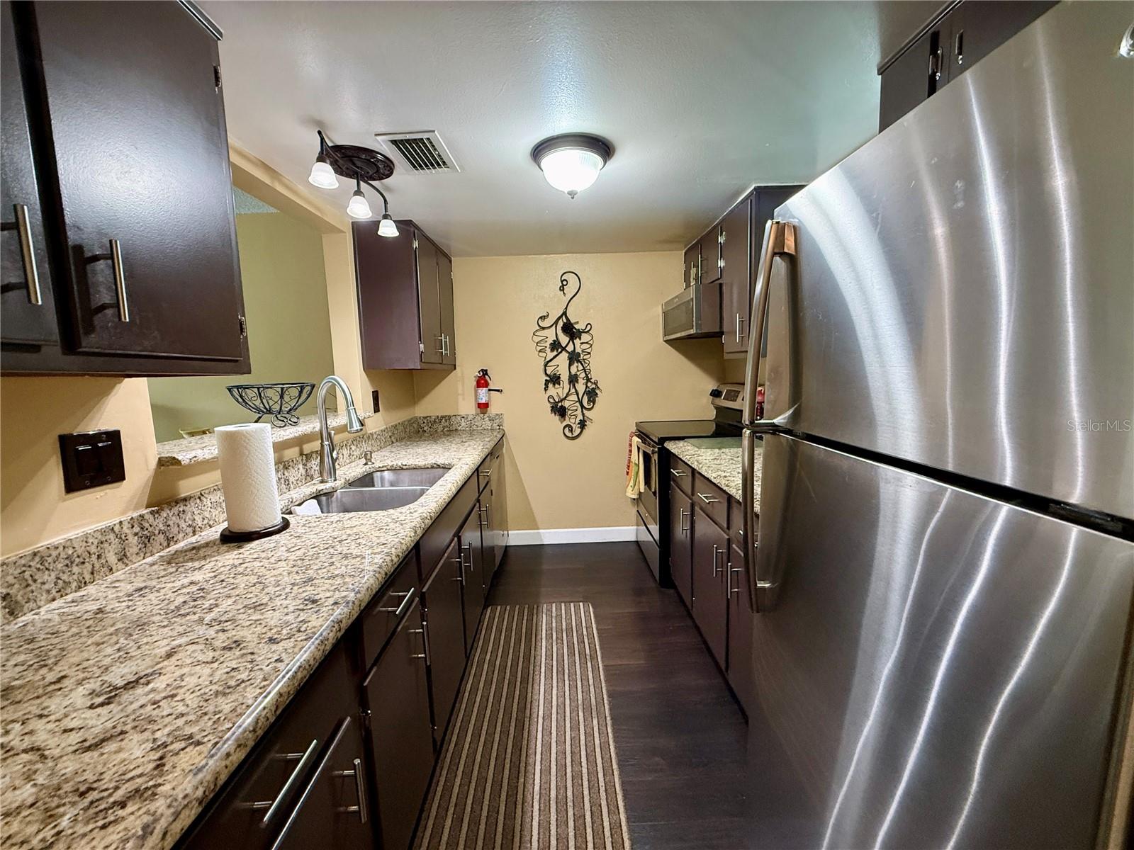 DOLPHIN POINTE OF DUNEDIN CONDO - Residential
