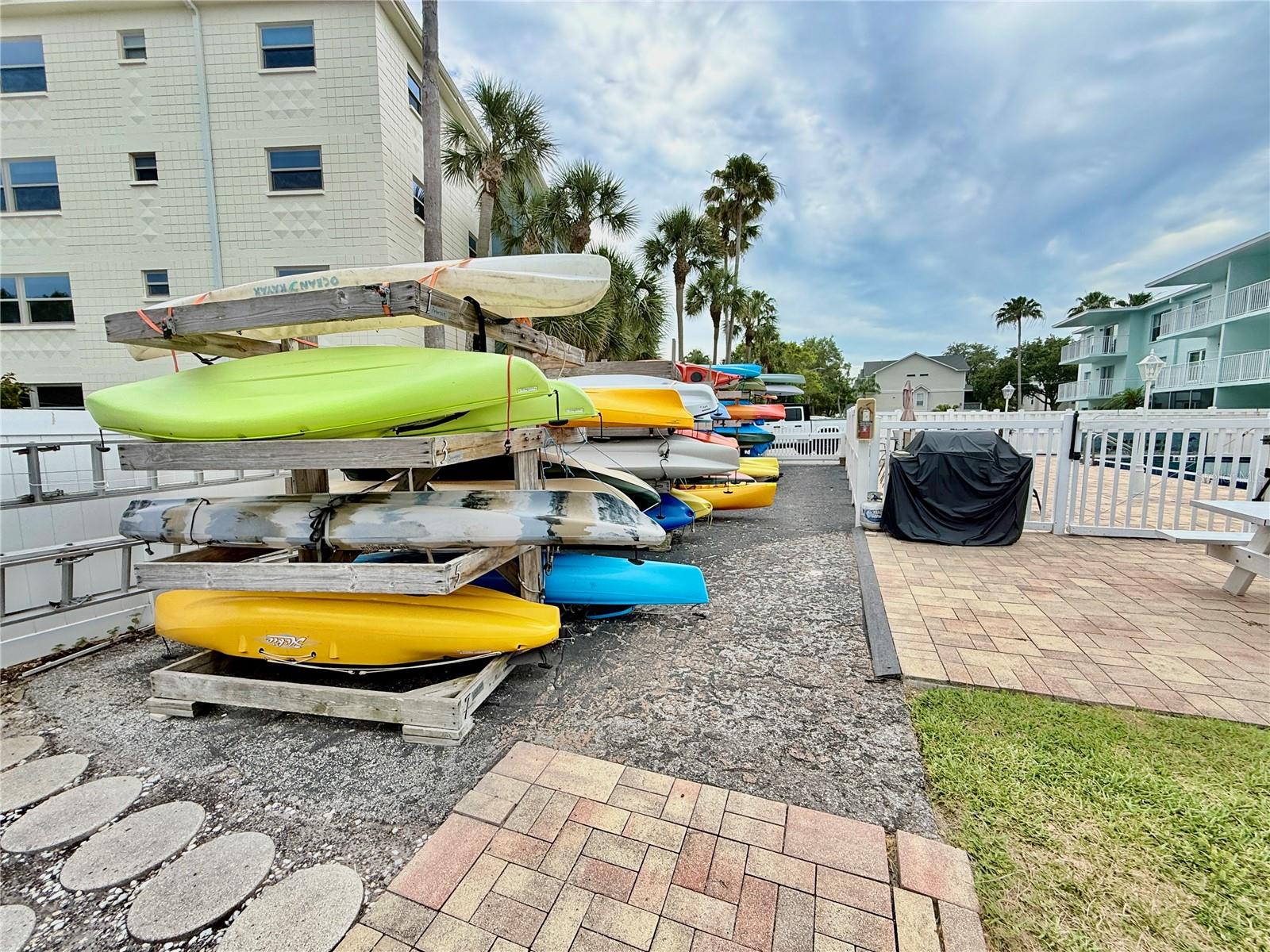 DOLPHIN POINTE OF DUNEDIN CONDO - Residential