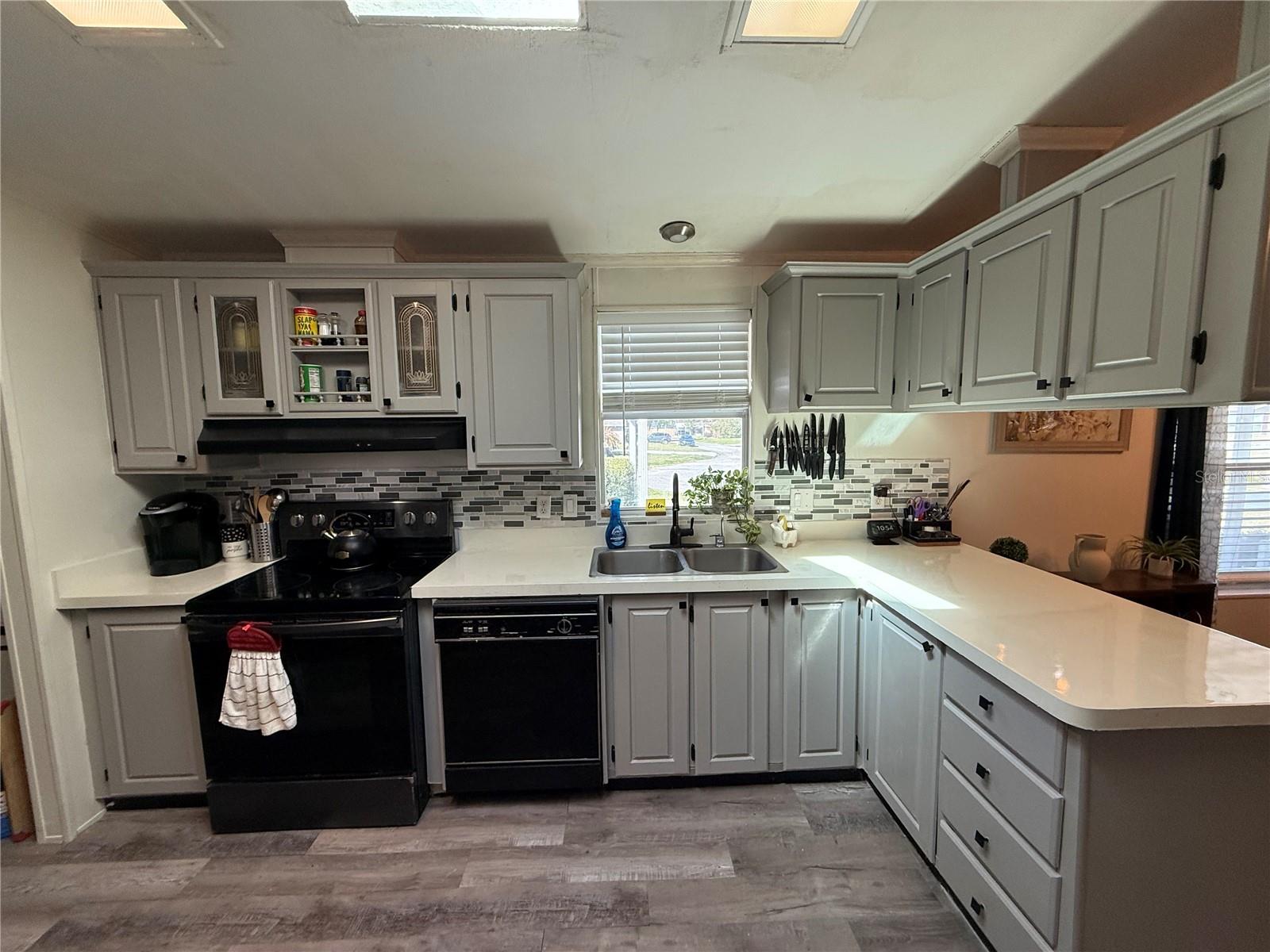 HERITAGE WOOD N LAKE ESTATES - Residential