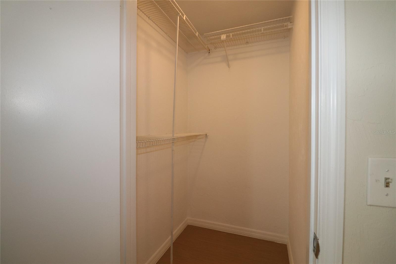 DELTONA LAKES UN 17 - Residential Lease