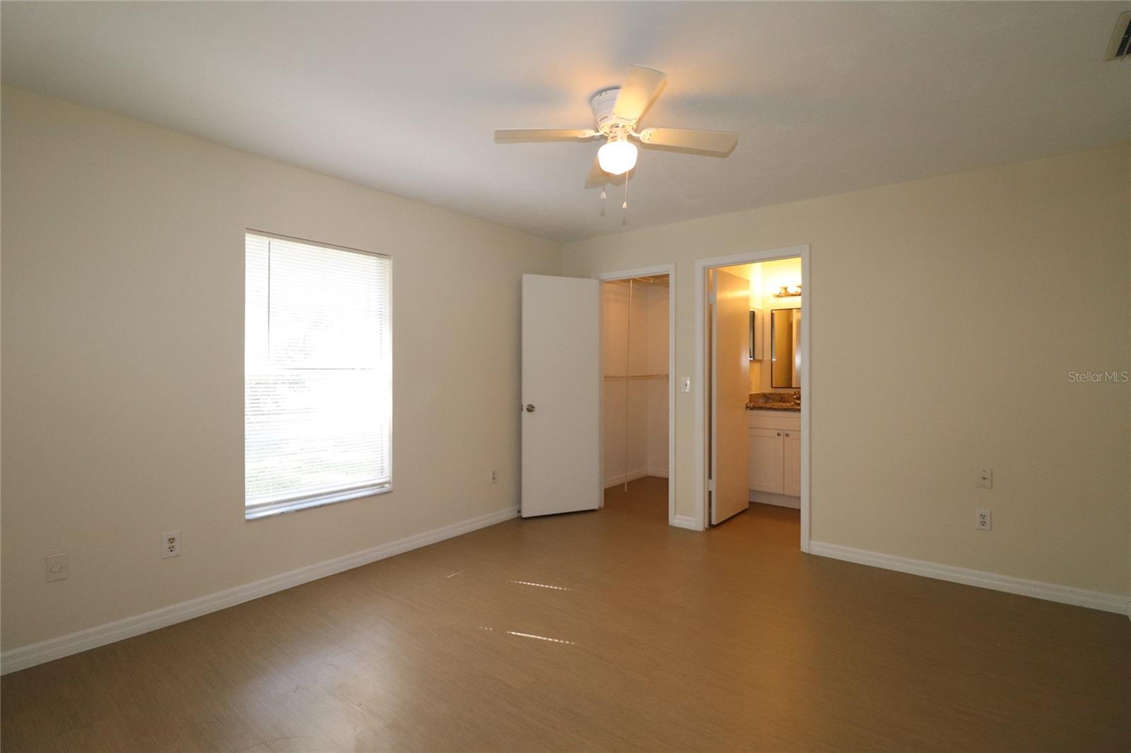 DELTONA LAKES UN 17 - Residential Lease