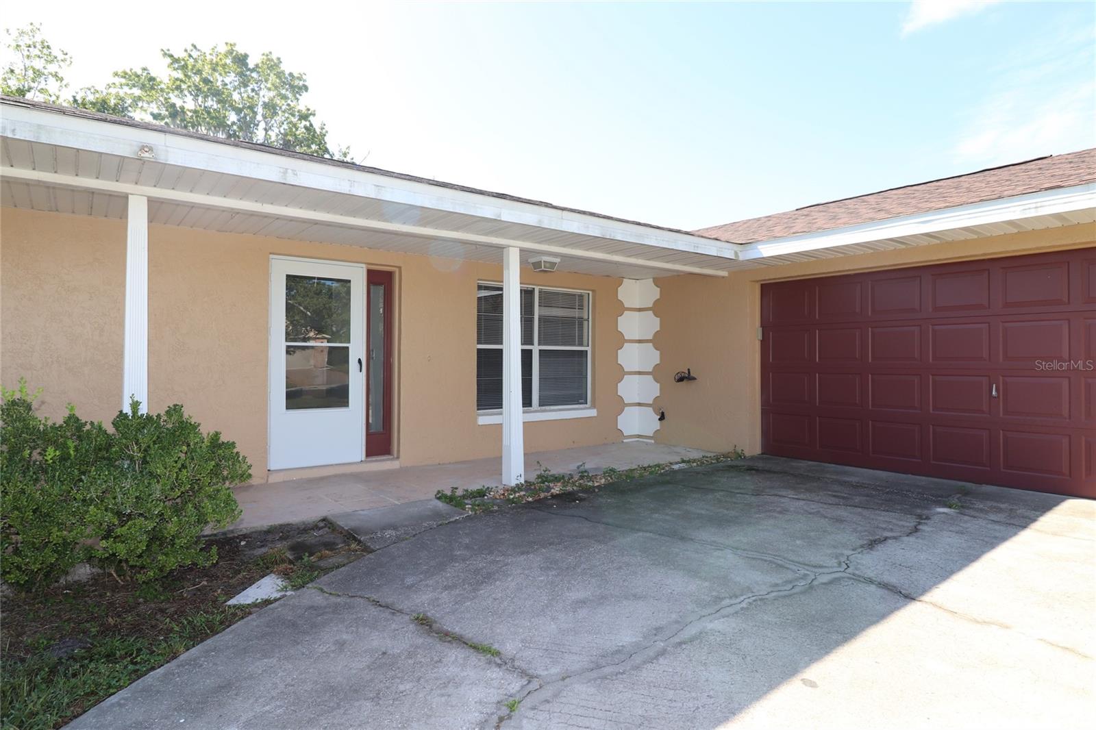 DELTONA LAKES UN 17 - Residential Lease