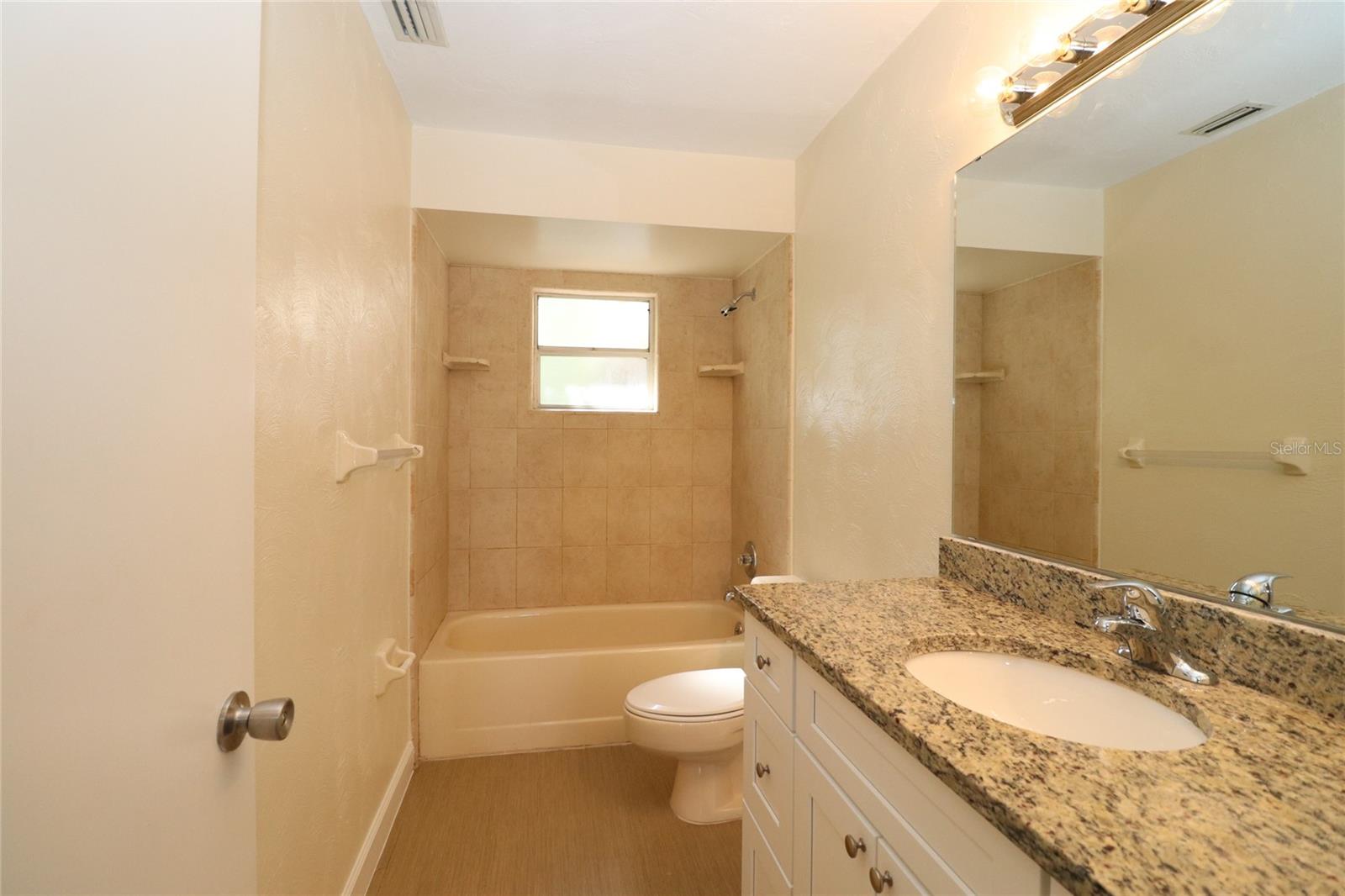 DELTONA LAKES UN 17 - Residential Lease