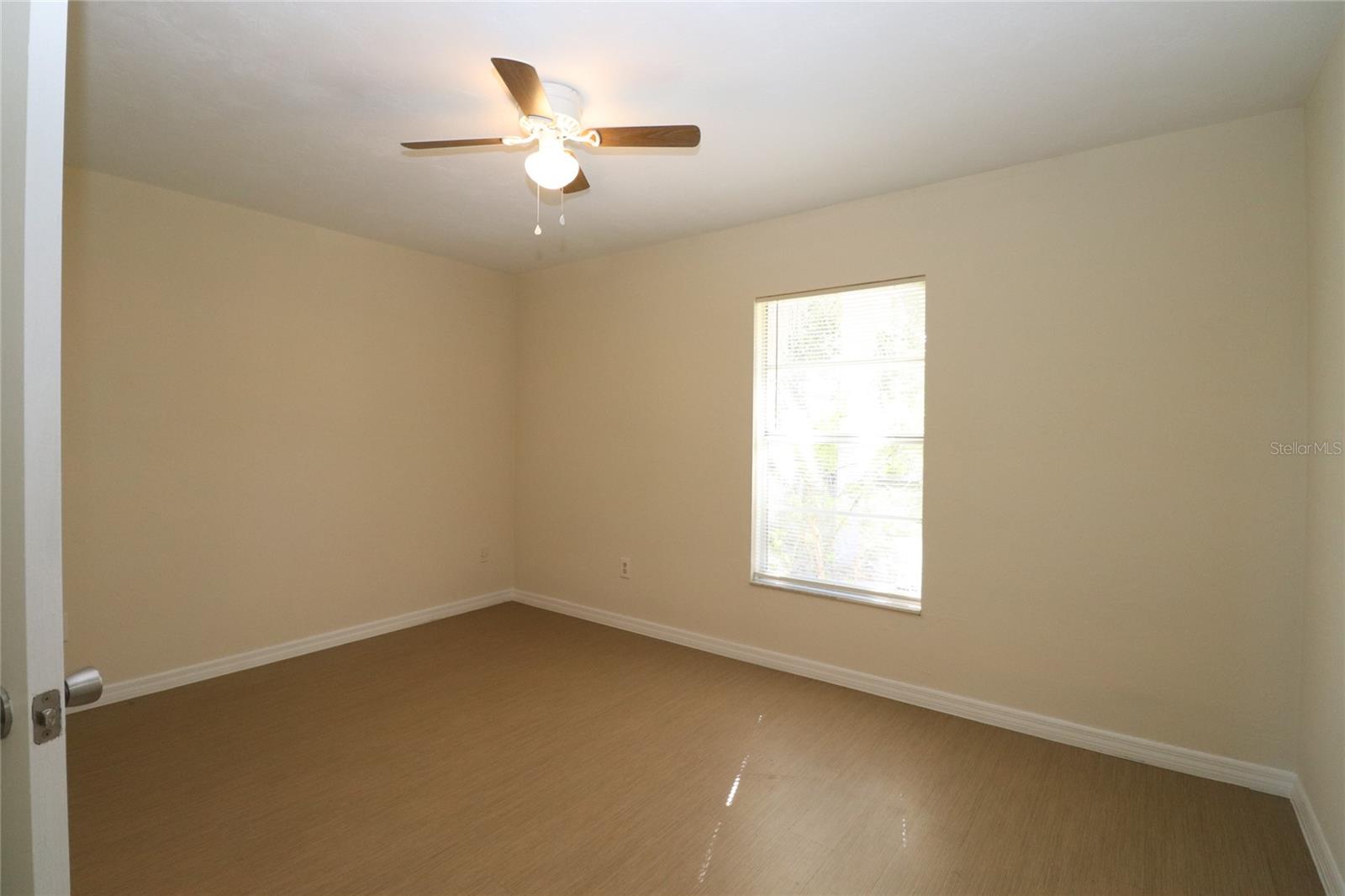 DELTONA LAKES UN 17 - Residential Lease